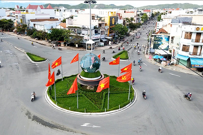 <p style= &quot;text-align: justify; &quot;>Trung tâm thị xã Ninh Hòa.</p>