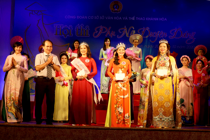 Phần trao giải cho các thí sinh đạt giải nhất của hội thi. 