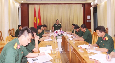 Trung tướng Trịnh Đình Thạch kết luận tại buổi làm việc.
