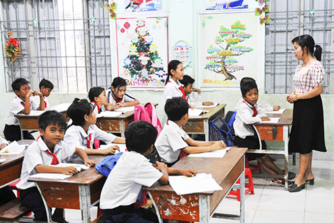 Đến nay, 100% trường học ở Khánh Vĩnh được tổ chức dạy học 2 buổi/ngày. 