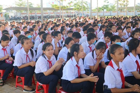 Học sinh Trường THCS Cao Bá Quát (TP. Nha Trang).