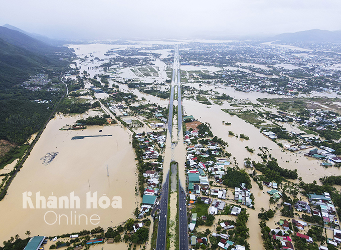 Những hình ảnh ngập lụt tại Nha Trang nhìn từ trên cao