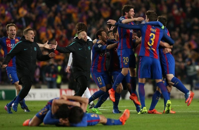 Cầu thủ Barca mừng trận thắng ngược 6-1 trước PSG ở lượt về vòng 1/8 Champions League năm 2017. Ảnh: Reuters