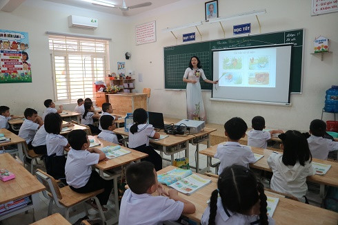 Tiết học của học sinh Trường Tiểu học Vạn Thắng (TP. Nha Trang). 