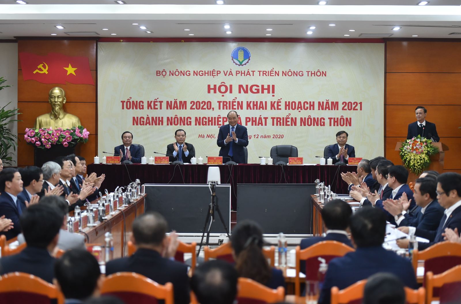 Thủ tướng Nguyễn Xuân Phúc dự Hội nghị trực tuyến tổng kết ngành NN&PTNT năm 2020, triển khai kế hoạch năm 2021. Ảnh: VGP/Quang Hiếu