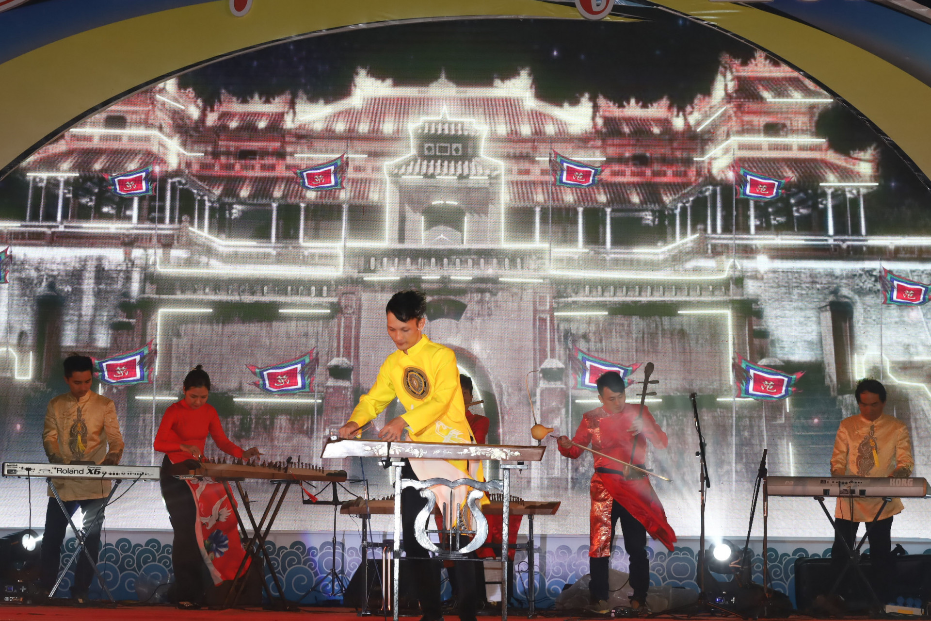 Dàn nhạc dân tộc của Đoàn ca múa nhạc Hải Đăng cũng đem đến những cảm xúc ấn tượng với khán giả. 