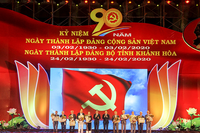 Chương trình cầu truyền hình kỷ niệm 90 năm ngày thành lập Đảng (3-2-1930 - 3-2-2020), 90 năm ngày thành lập Đảng bộ tỉnh Khánh Hòa (24-2-1930 - 24-2-2020) và chúc Tết quân, dân Trường Sa.