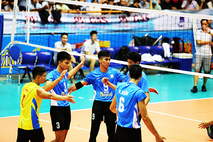 Từ trái qua, các vận động viên: Trung Trực, Văn Tiên, Thanh Thuận của đội Sanest Khánh Hòa được triệu tập vào đội tuyển quốc gia.