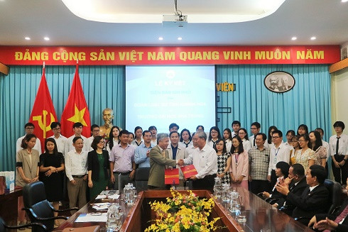 Trường Đại học Nha Trang và Đoàn Luật sư tỉnh ký kết hợp tác. 