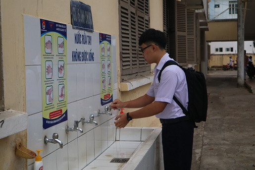 Khu vực rửa tay Trường THPT Lý Tự Trọng (TP. Nha Trang). 