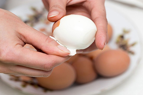 Trứng luộc cũng làm no lâu, hạn chế nguy cơ béo phì và các bệnh tim mạch, tiểu đường. ẢNH: SHUTTERSTOCK