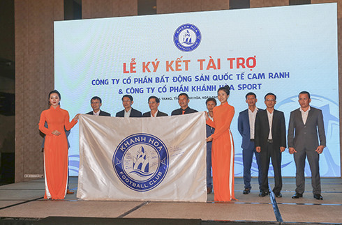 Ra mắt logo mới của đội bóng câu lạc bộ Bóng đá Khánh Hòa.