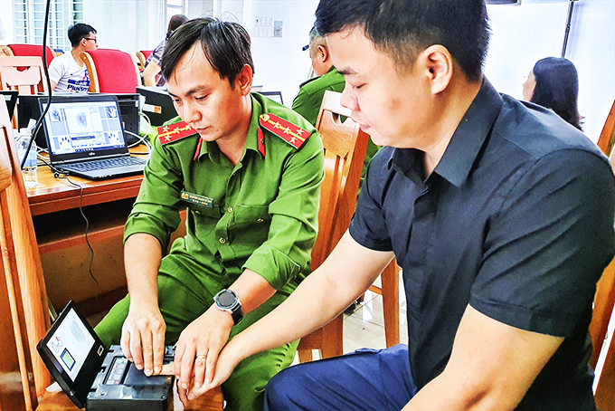 Triển khai thu nhận hồ sơ căn cước công dân