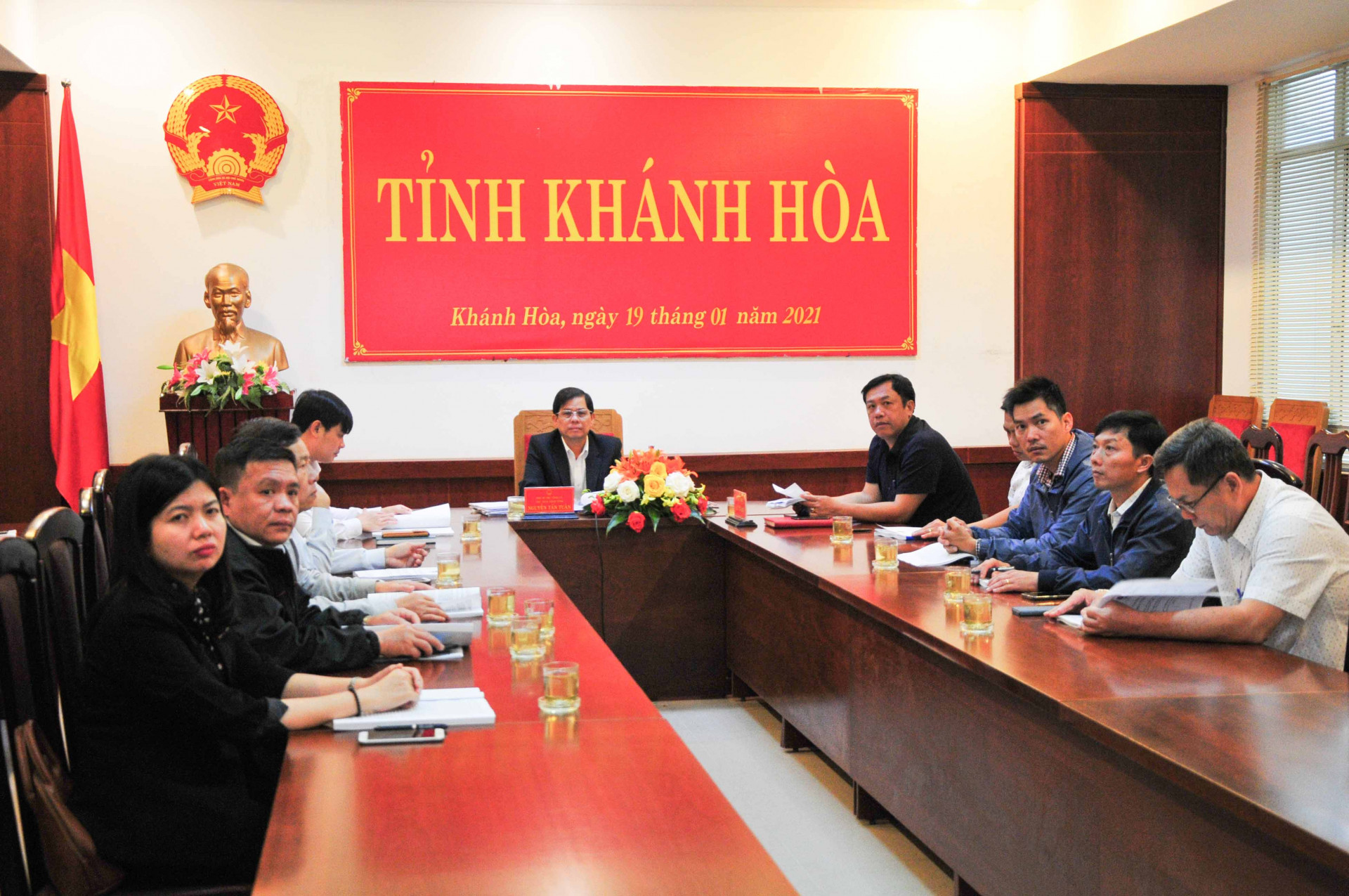 Đồng chí Nguyễn Tấn Tuân chủ trì hội nghị tại đầu cầu tỉnh Khánh Hoà