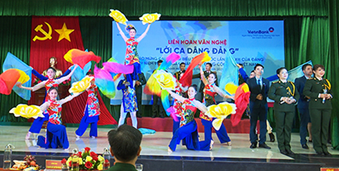 Liên hoan văn nghệ chào mừng Đại hội XIII của Đảng