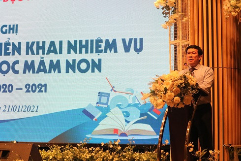 Ông Trần Nguyên Lập - Trưởng Phòng Giáo dục và Đào tạo TP. Nha Trang phát biểu tại hội nghị. 
