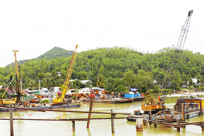 Dự án Đập ngăn mặn trên sông Cái Nha Trang đang gặp khó khăn trong giải phóng mặt bằng.