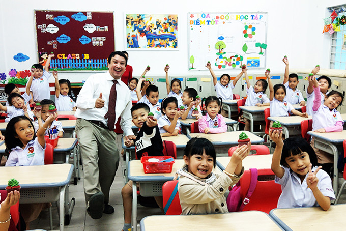 Học với giáo viên nước ngoài tại iSchool Nha Trang.