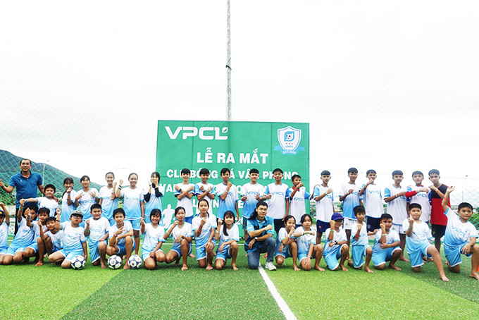 Ra mắt Câu lạc bộ Bóng đá Vân Phong.