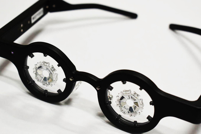   Nguyên mẫu kính thông minh Kubota chữa cận thị.