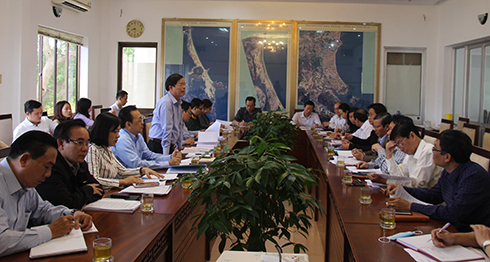Ông Nguyễn Tấn Tuân kết luận Phiên họp thứ 1 Ủy ban bầu cử tỉnh.