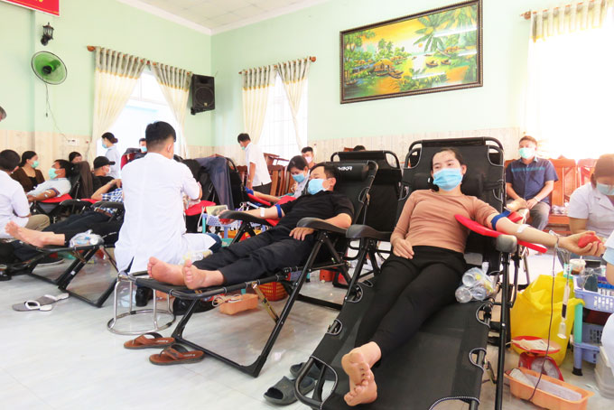 250 người tham gia hiến máu tình nguyện đợt 1 năm 2021 tại huyện Vạn Ninh.