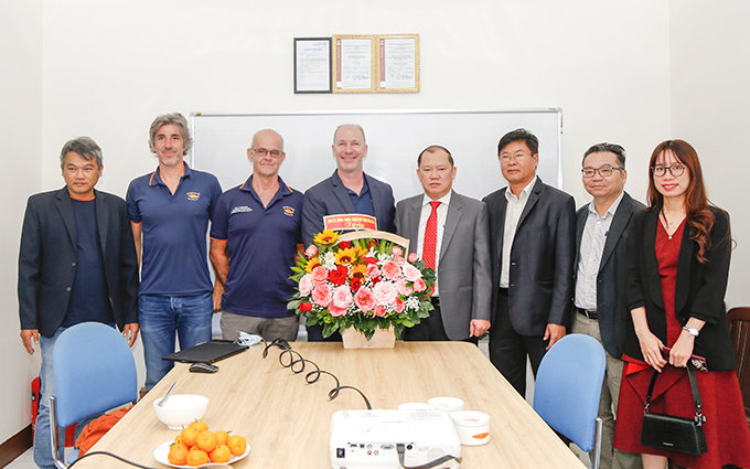 Lãnh đạo tỉnh Khánh Hòa thăm một số doanh nghiệp nhân dịp năm mới