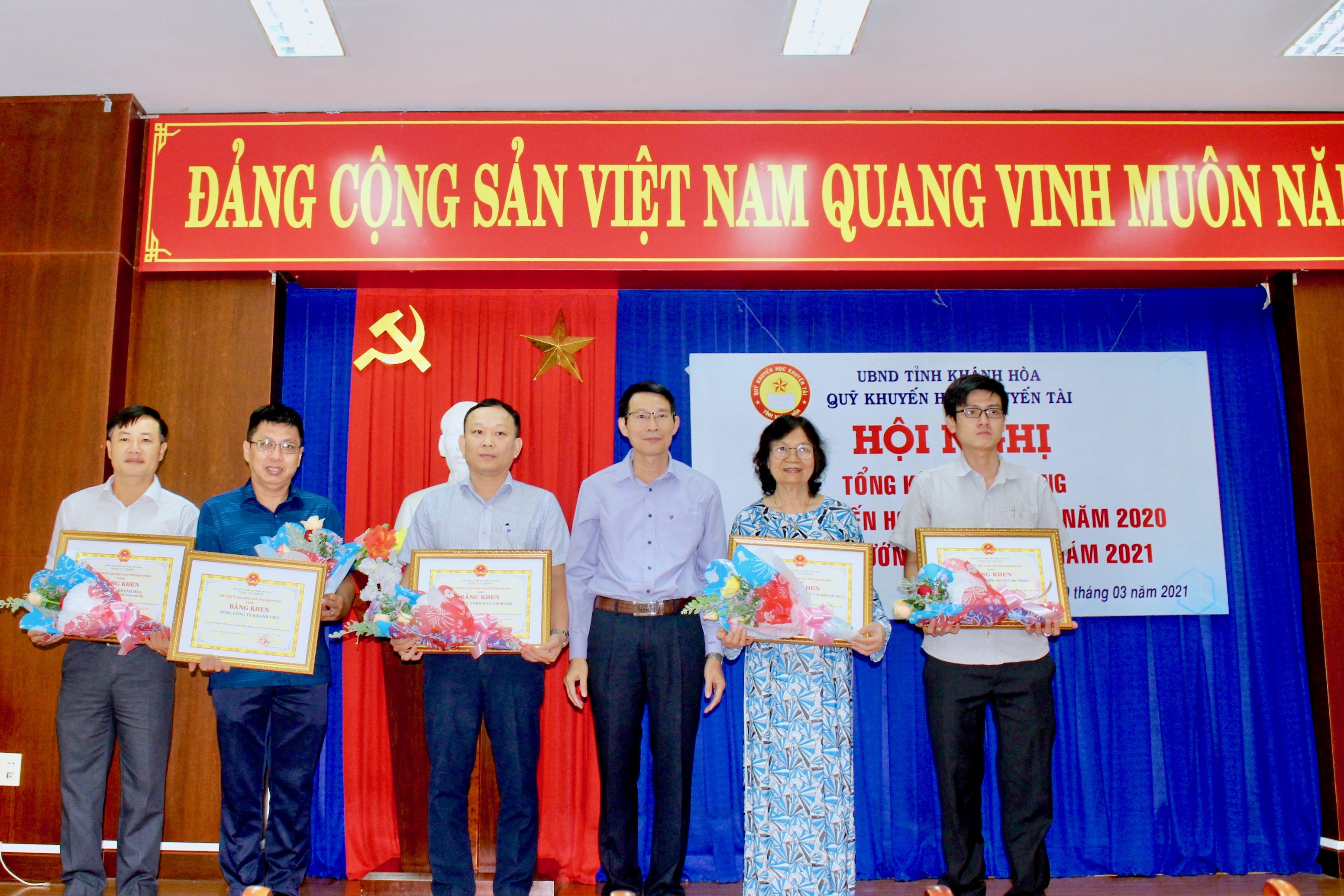 Quỹ Khuyến học, khuyến tài tỉnh: Năm 2020, trao học bổng và tiền thưởng trị giá gần 2,3 tỷ đồng