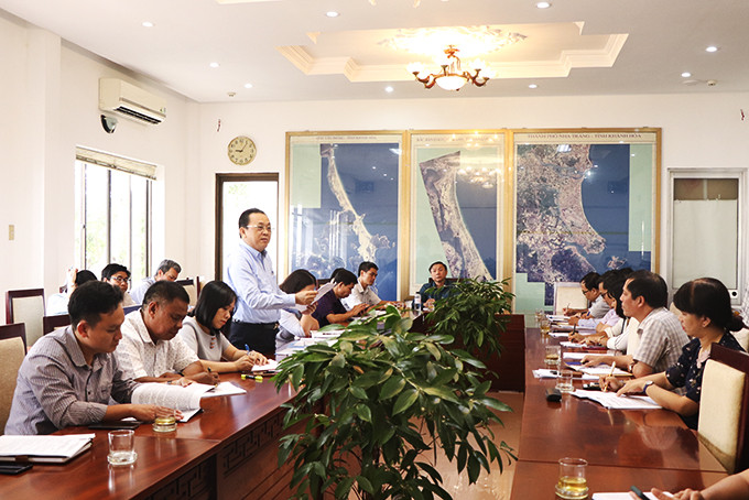 Ông Lê Hữu Hoàng phát biểu chỉ đạo tại buổi làm việc.