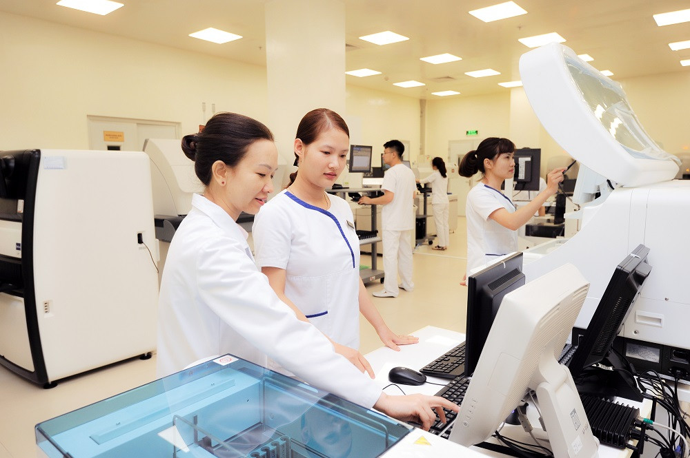 Các phòng xét nghiệm tại Vinmec tuân thủ các tiêu chuẩn quốc tế ISO 15189:2012 và Tiêu chuẩn chất lượng theo 169 tiêu chí của Bộ Y tế dành cho labo y tế