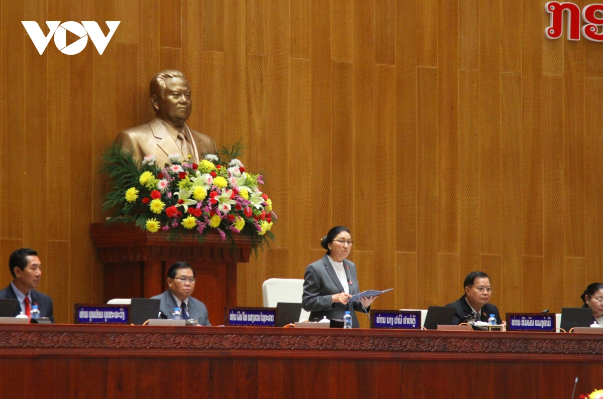 Chủ tịch Quốc hội Lào khóa VIII Pany Yathotou phát biểu khai mạc kỳ họp.