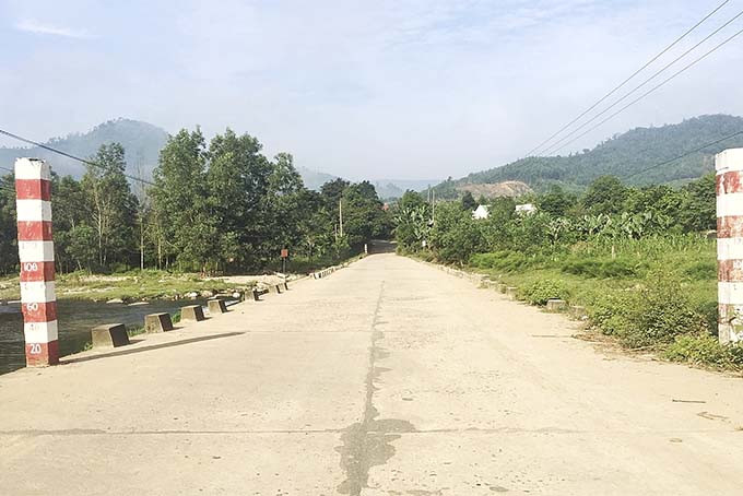 Cầu tràn Ko Róa (huyện Khánh Sơn) sẽ được xây mới.