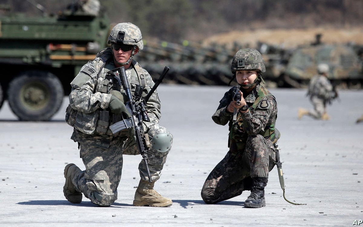 Quân nhân Mỹ và Hàn Quốc. Ảnh: AP.