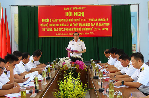 Đại tá Phạm Quang Trung - Bí thư Đảng ủy, Chính ủy Lữ đoàn 957 phát biểu chỉ đạo