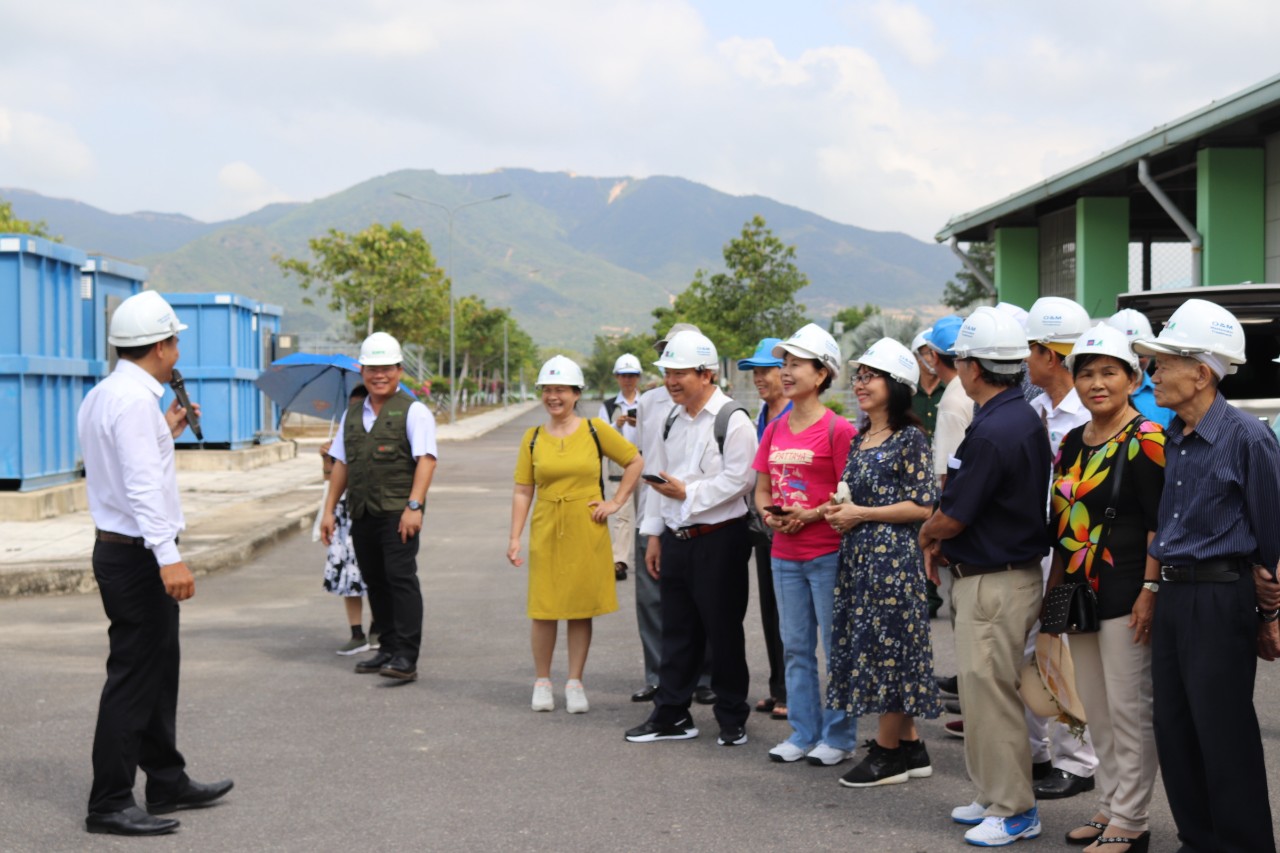 CLB Hưu trí tỉnh tham quan Nhà máy xử lý nước thải phía Nam TP. Nha Trang.