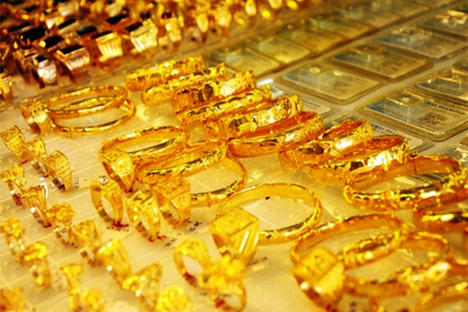 Sáng nay, giá vàng tăng vọt vượt mốc 56 triệu đồng/lượng. 