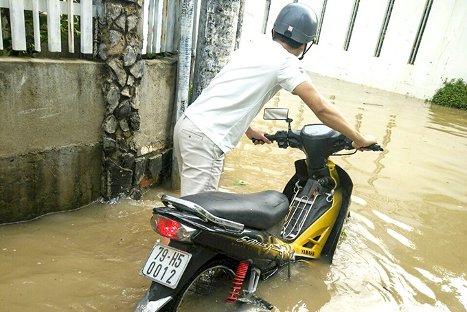 Ngập nước tại khu vực tổ dân phố 16 Tây Nam, phường Vĩnh Hải. (Ảnh do người dân cung cấp)