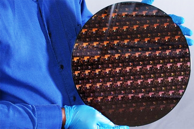 Bảng chứa con chip 2 nanomet.