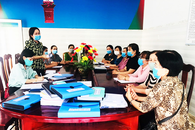 Hội Liên hiệp Phụ nữ tỉnh kiểm tra nguồn vốn tại phường Cam Linh, TP. Cam Ranh.