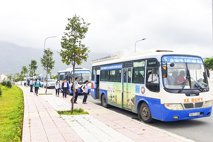 Trong quý I và quý II, xe buýt nội thành Nha Trang chủ yếu phục vụ học sinh Trường THPT Chuyên Lê Quý Đôn. 