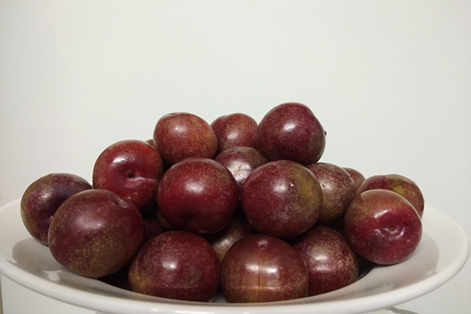 Trái vải, trái mận thường được ăn vào buổi sáng sớm mùng 5 tháng 5