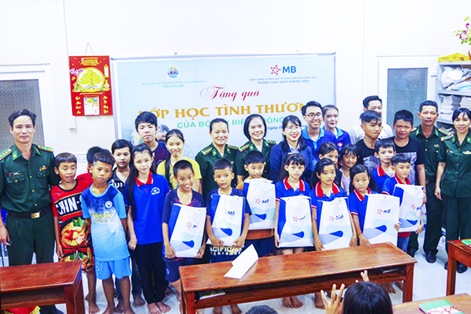 Phụ nữ Bộ đội Biên phòng nỗ lực hoàn thành mọi nhiệm vụ