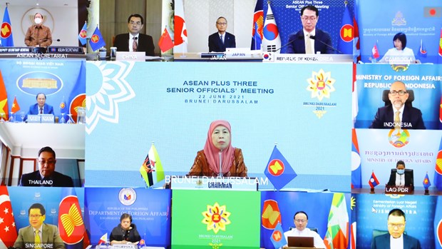 Đại biểu các điểm cầu dự Hội nghị Quan chức Cao cấp ASEAN +3 theo hình thức trực tuyến. (Ảnh: Nguyễn Điệp/TTXVN)