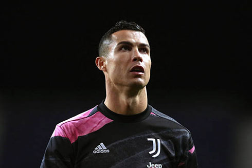Cristiano Ronaldo vẫn chưa gia hạn hợp đồng cùng Juventus, để mở khả năng rời câu lạc bộ này trong kỳ chuyển nhượng Hè 2021.