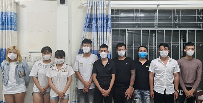 Thuê căn hộ hạng sang để "bay lắc" giữa mùa dịch