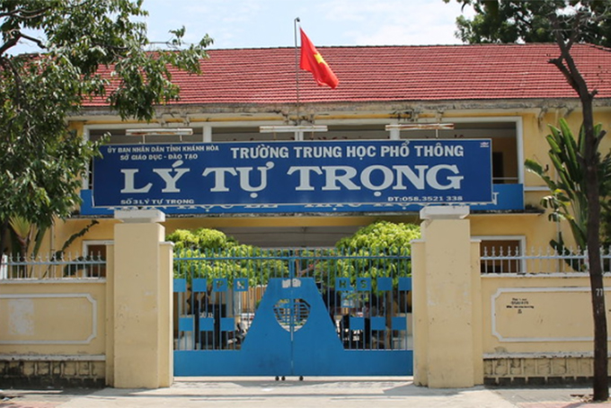 Anh em sinh đôi học trường THPT Lý Tự Trọng, TP. Nha Trang là thủ khoa và á khoa khối C toàn quốc