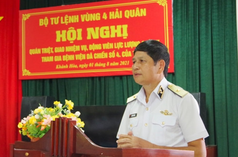 Chuẩn Đô đốc Ngô Văn Thuân phát biểu giao nhiệm vụ tại hội nghị.