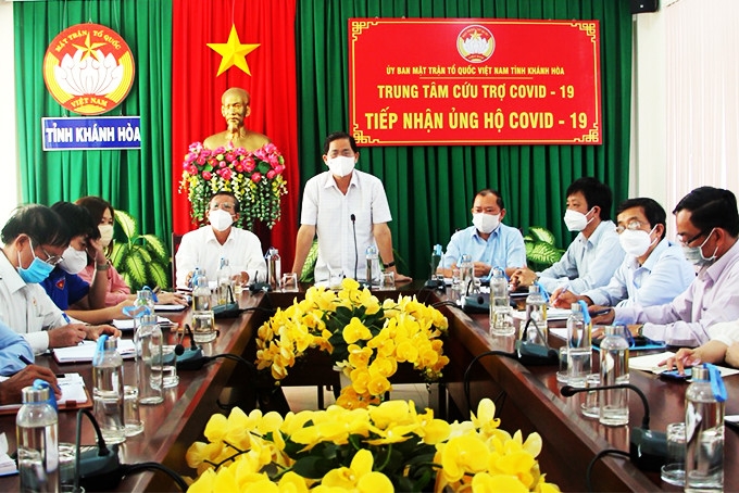 Ông Nguyễn Tấn Tuân phát biểu tại  buổi  làm việc.