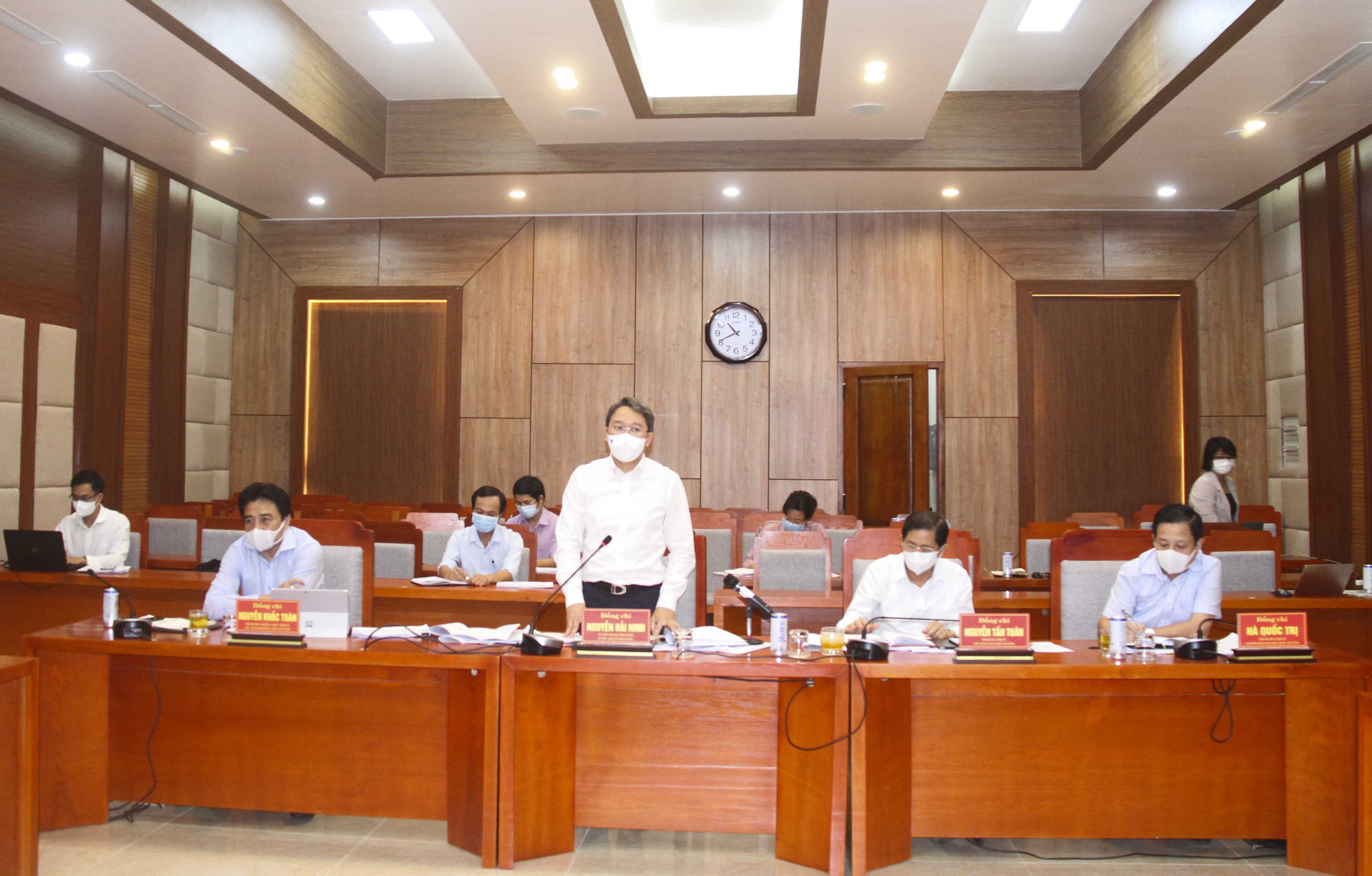 Khánh Hòa sẽ tiêm vaccine cho toàn dân từ 18 tuổi trở lên