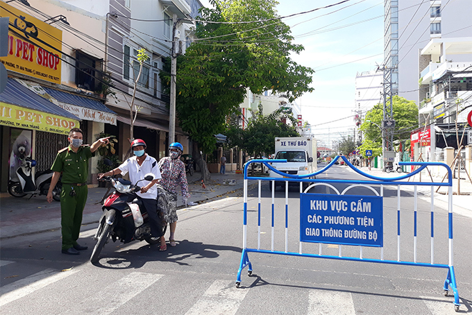 Đồng lòng thực hiện nghiêm giãn cách xã hội để mau vượt qua dịch bệnh